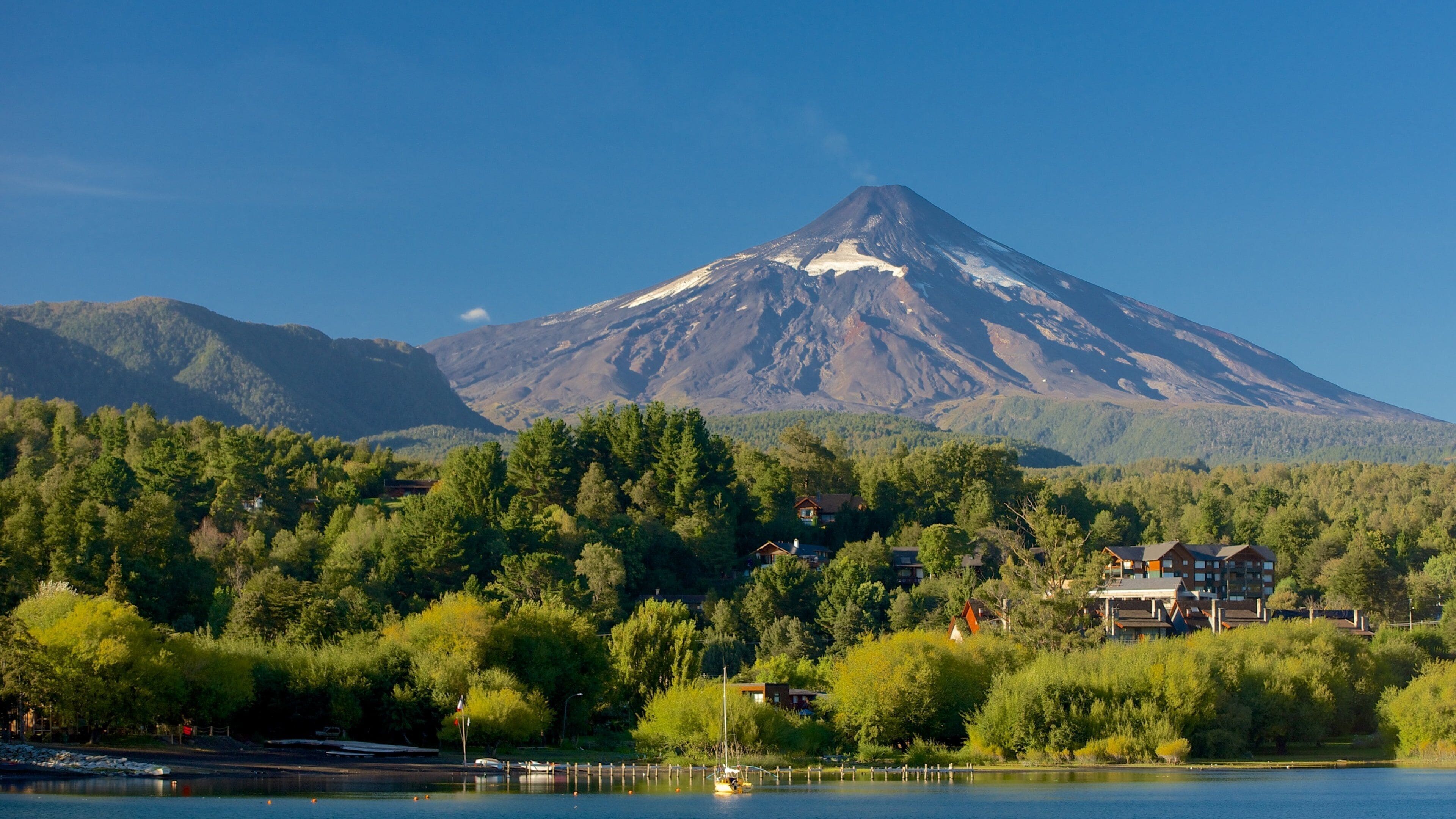 Lago y volcán Villarrica